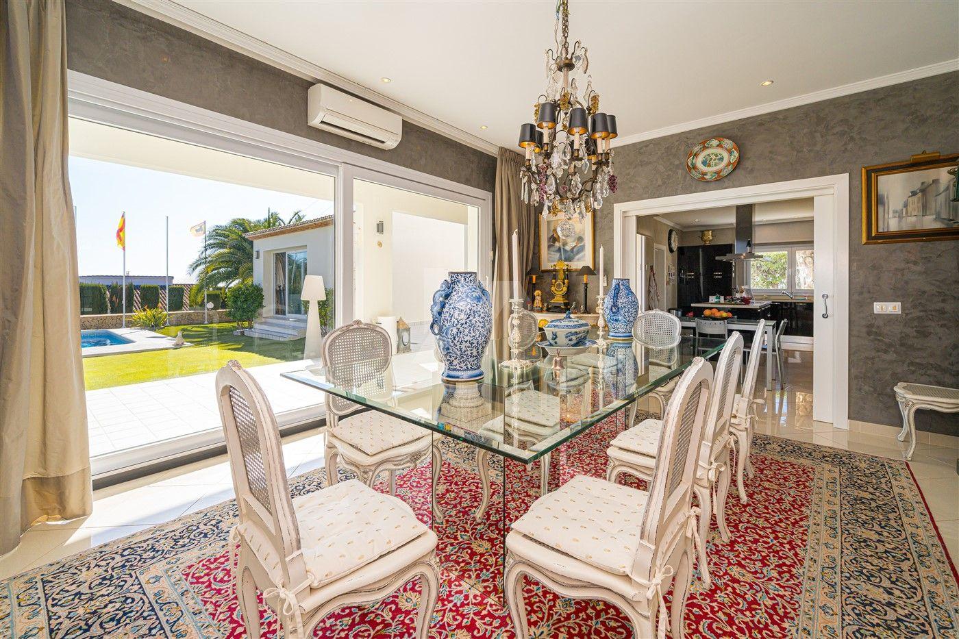 Exclusiva villa mediterránea en venta en Moraira, Costa Blanca.