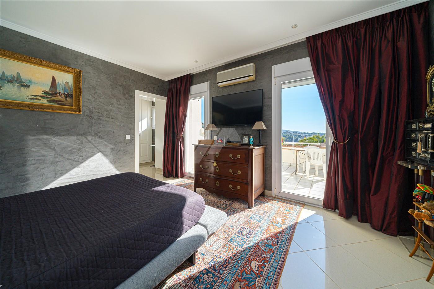 Exclusiva villa mediterránea en venta en Moraira, Costa Blanca.