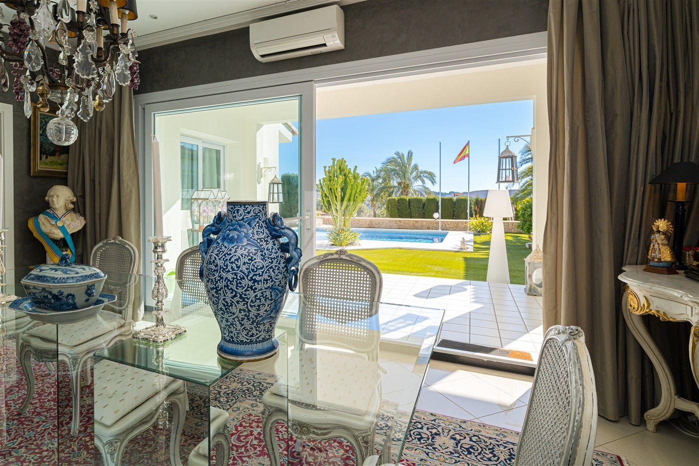Exclusiva villa mediterránea en venta en Moraira, Costa Blanca.