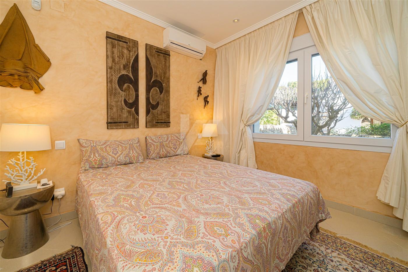 Exclusiva villa mediterránea en venta en Moraira, Costa Blanca.