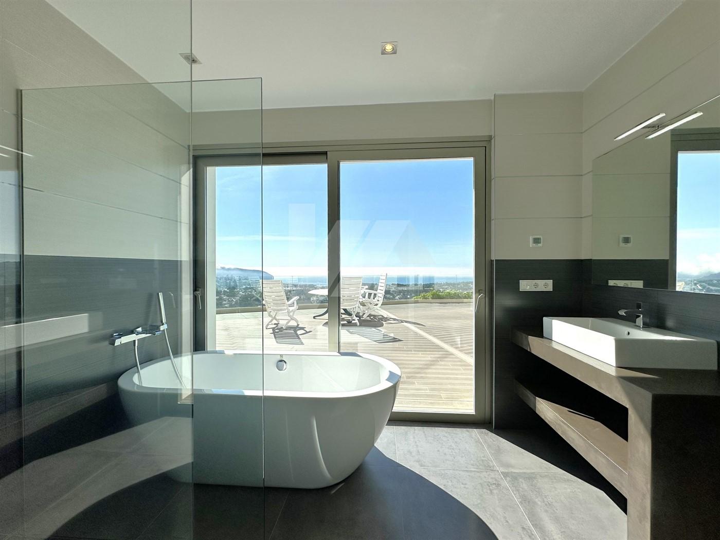 BP3394 - Exclusiva villa en venta con inigualables vistas al mar Mediterráneo en Moraira.