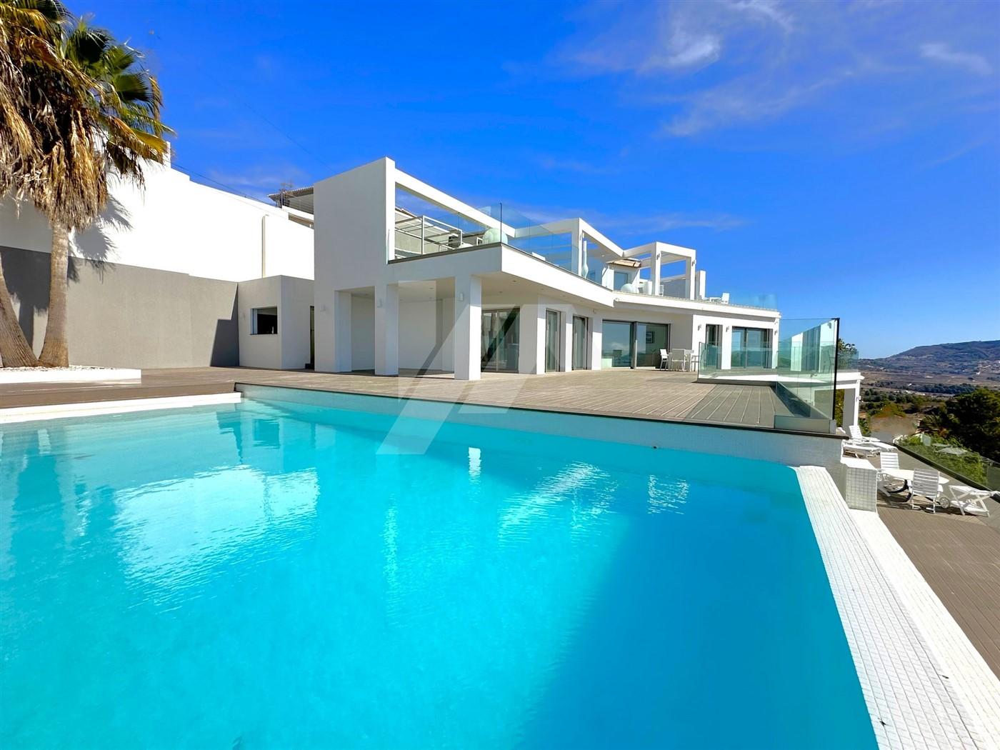 BP3394 - Exclusiva villa en venta con inigualables vistas al mar Mediterráneo en Moraira.