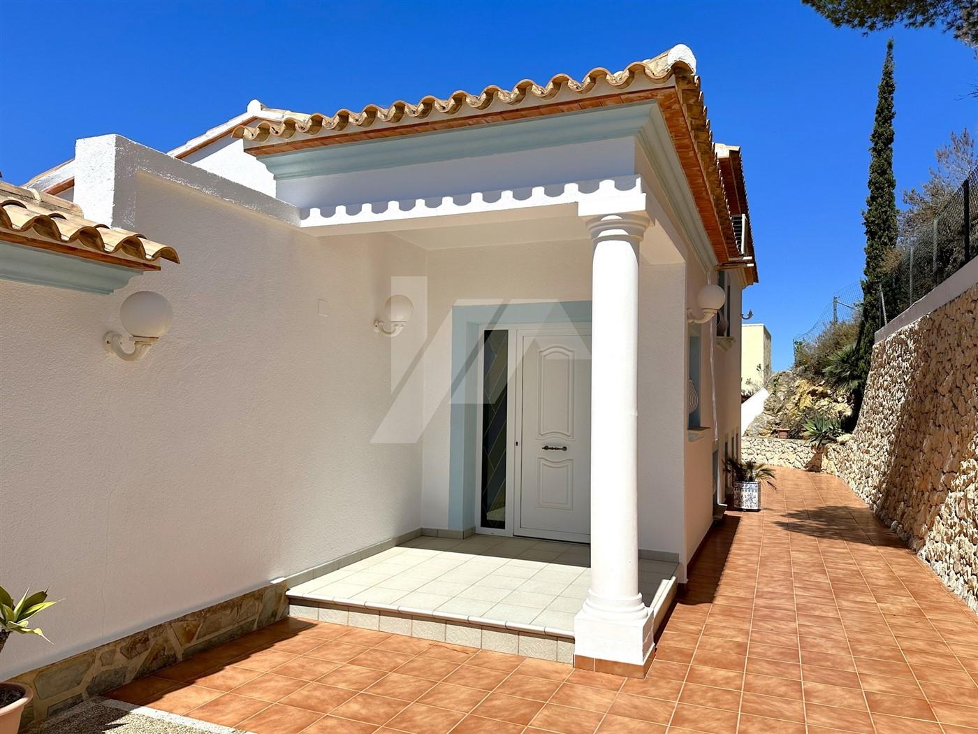BP3395 - Excepcional villa en venta con vistas al mar en Moraira.