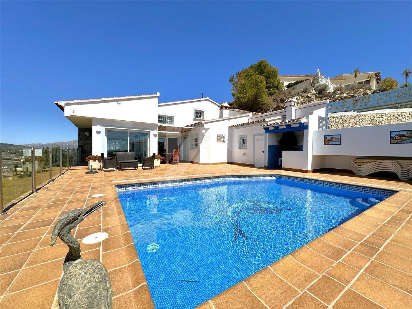 BP3395 - Excepcional villa en venta con vistas al mar en Moraira.