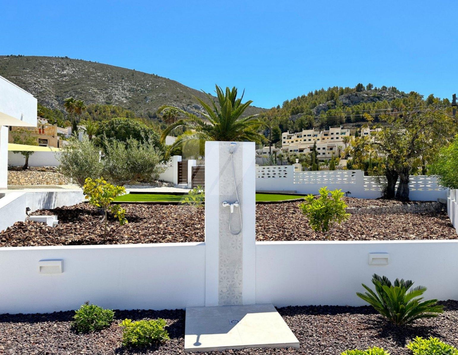 BP3403 - Villa en venta de Estilo Ibicenco con Vistas al Mar, cerca de Moraira.