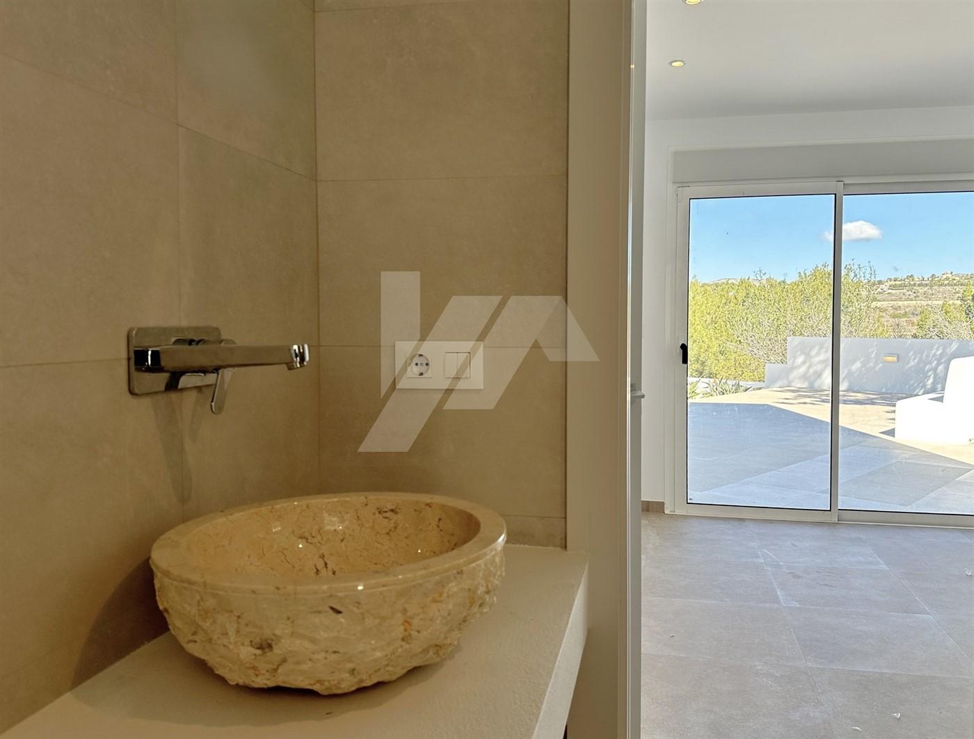 BP3403 - Villa en venta de Estilo Ibicenco con Vistas al Mar, cerca de Moraira.