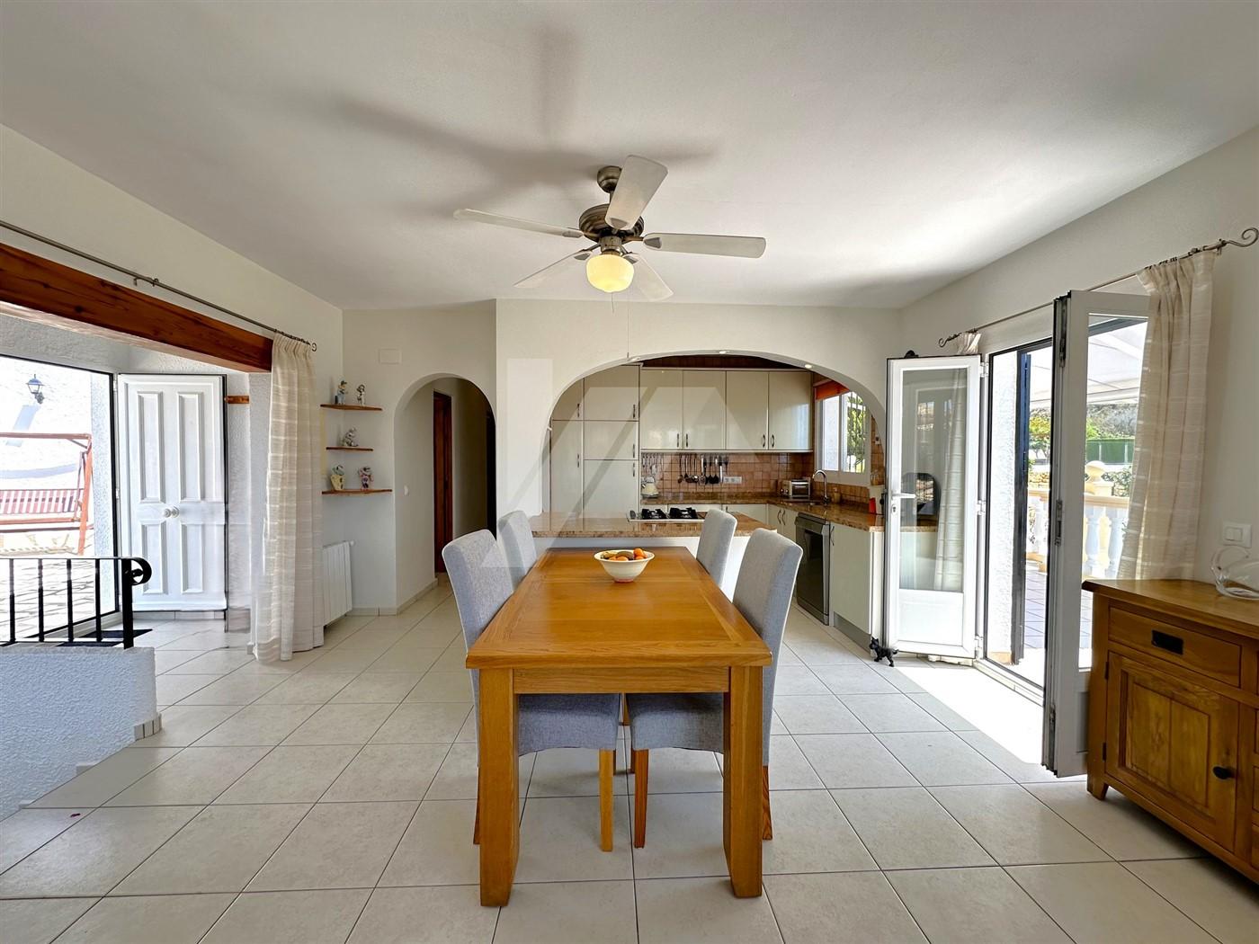 Chalet con vistas al mar en venta en el Portet, Moraira.