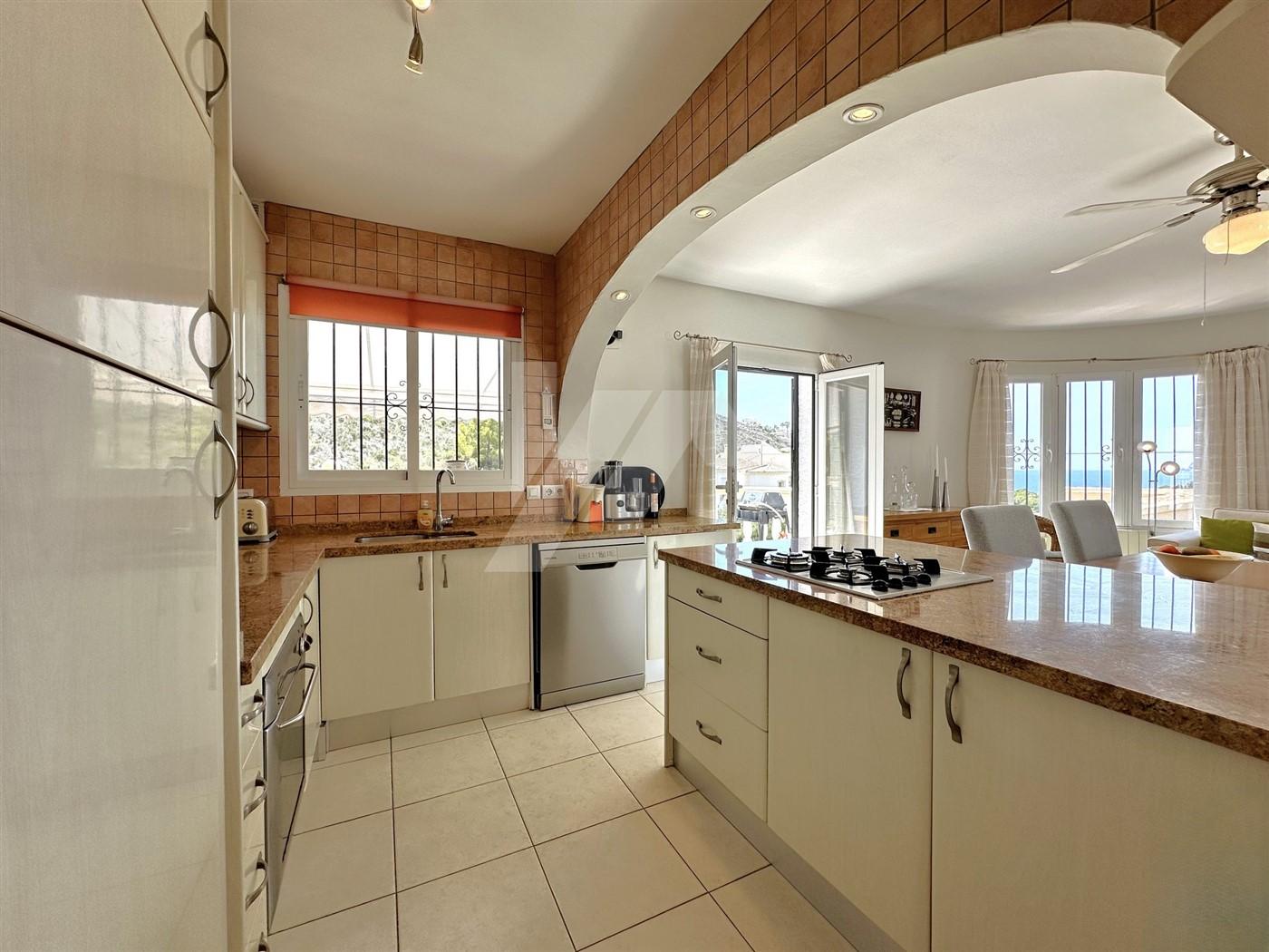 Chalet con vistas al mar en venta en el Portet, Moraira.