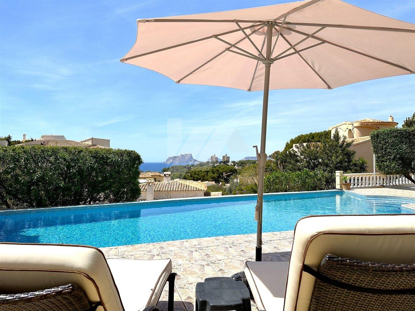 Chalet con vistas al mar en venta en el Portet, Moraira.