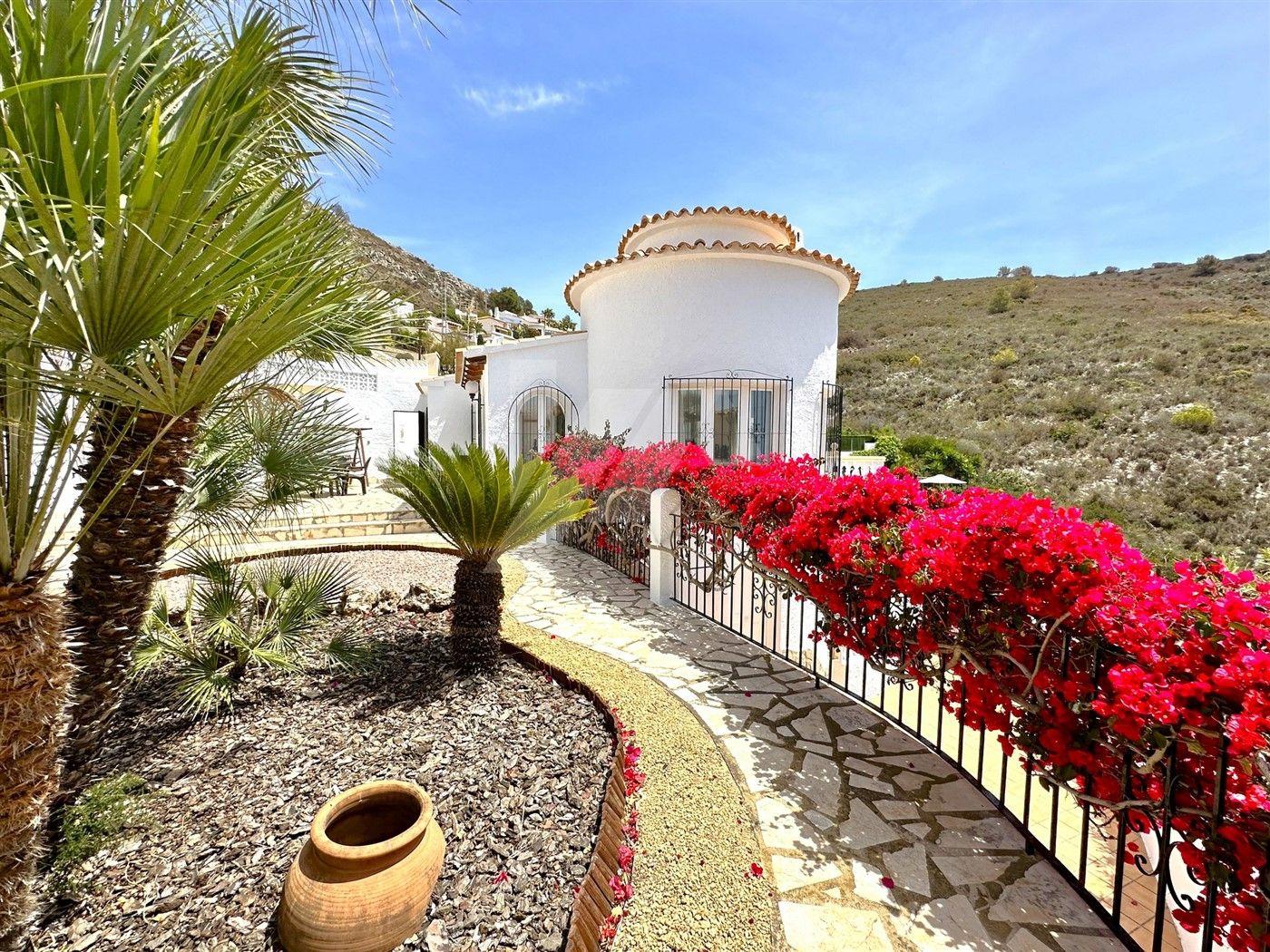 Chalet con vistas al mar en venta en el Portet, Moraira.