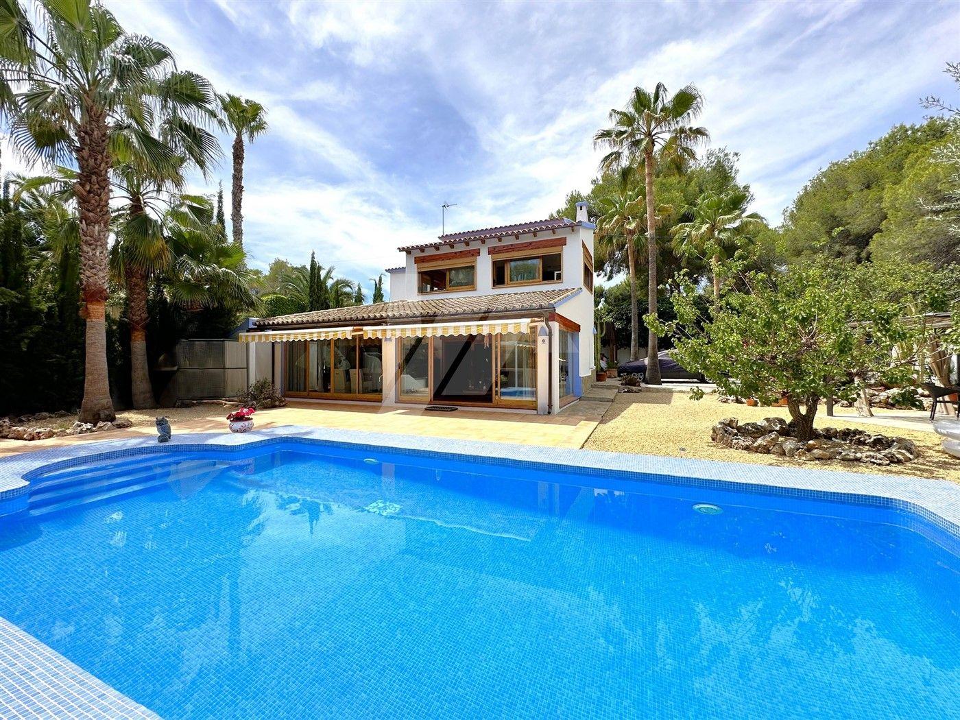 Villa en venta en La Cometa, Moraira, Costa Blanca.
