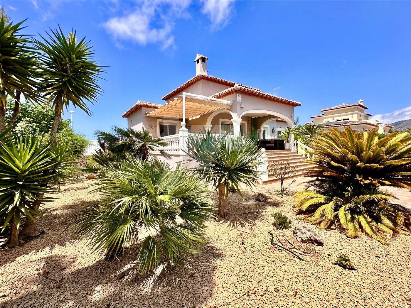 Villa en venta en Moraira, Costa Blanca.