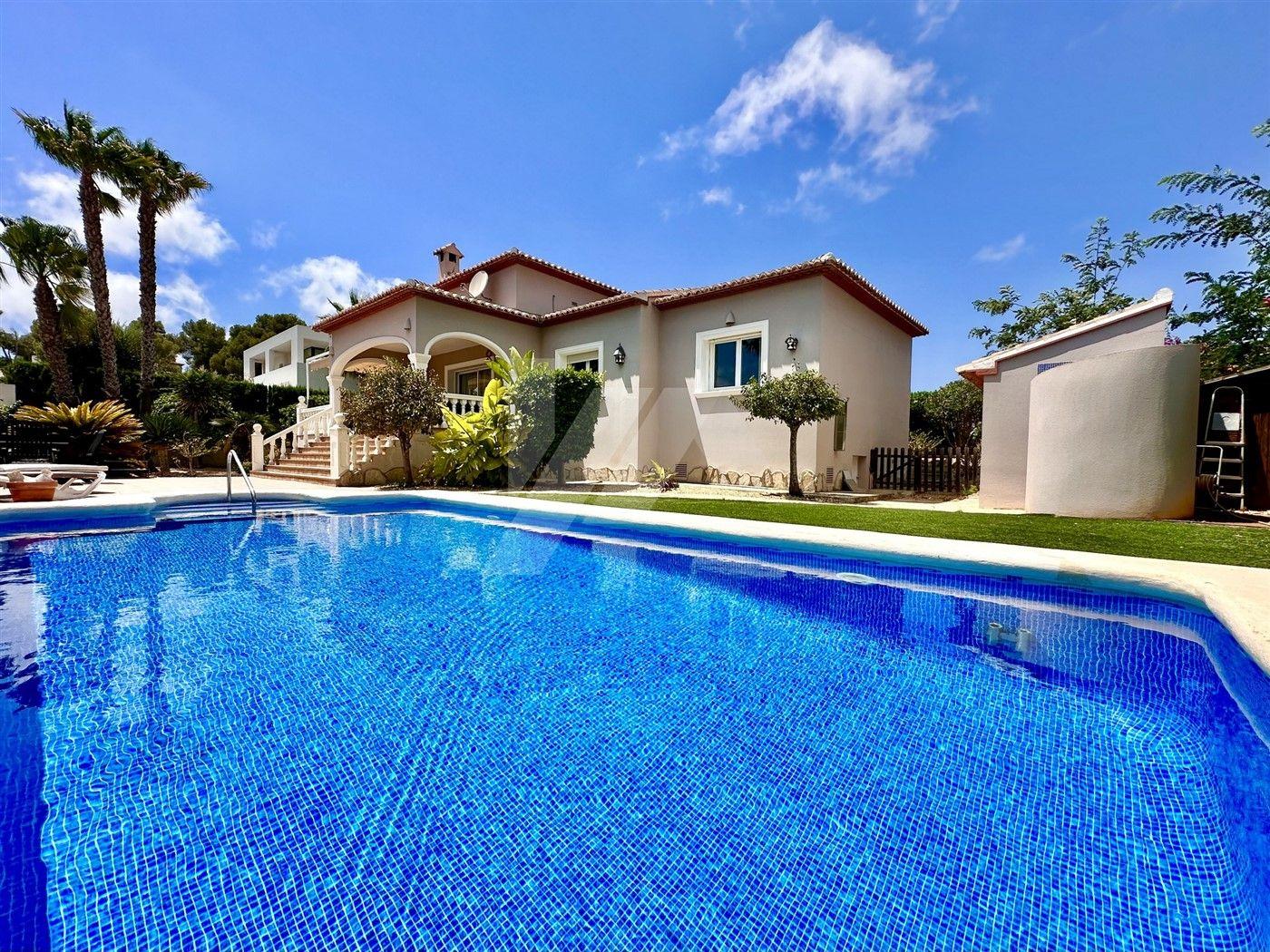Villa en venta en Moraira, Costa Blanca.