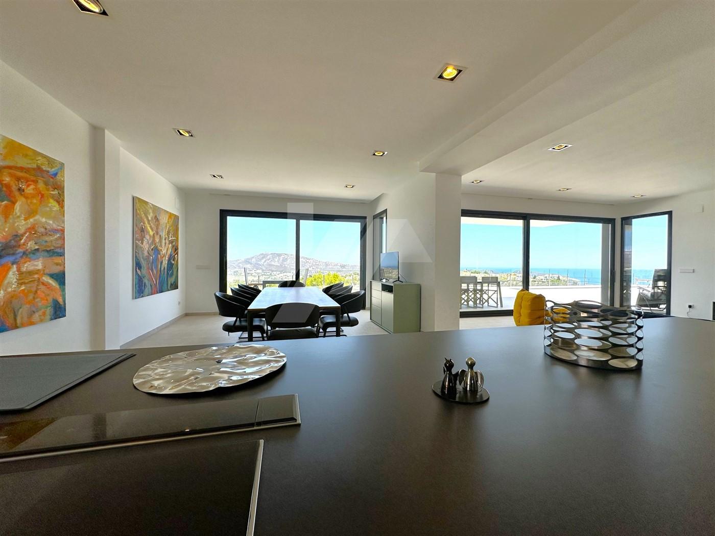Villa con vistas panoramicas al mar en venta en Moraira, Costa Blanca.