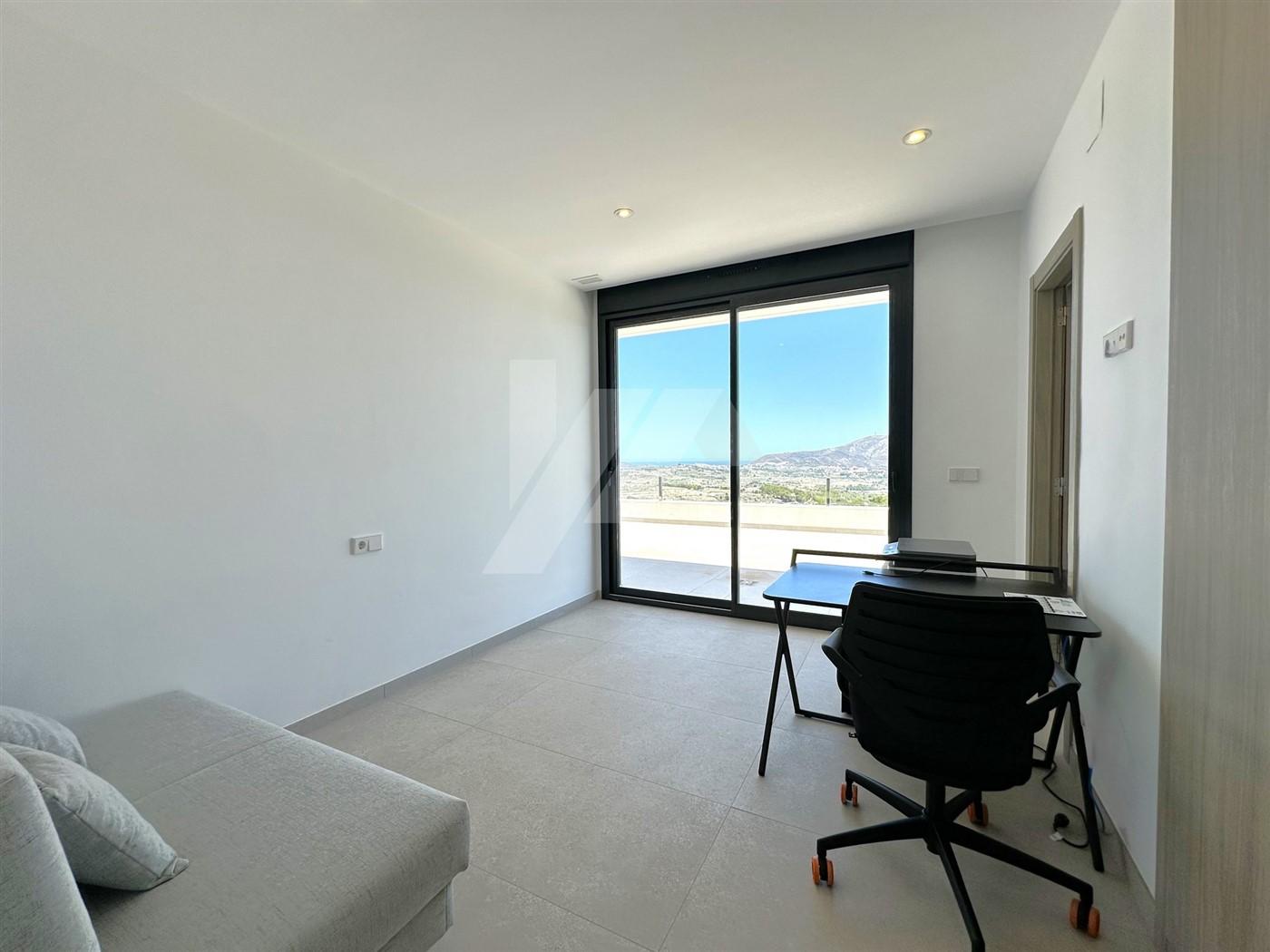Villa con vistas panoramicas al mar en venta en Moraira, Costa Blanca.