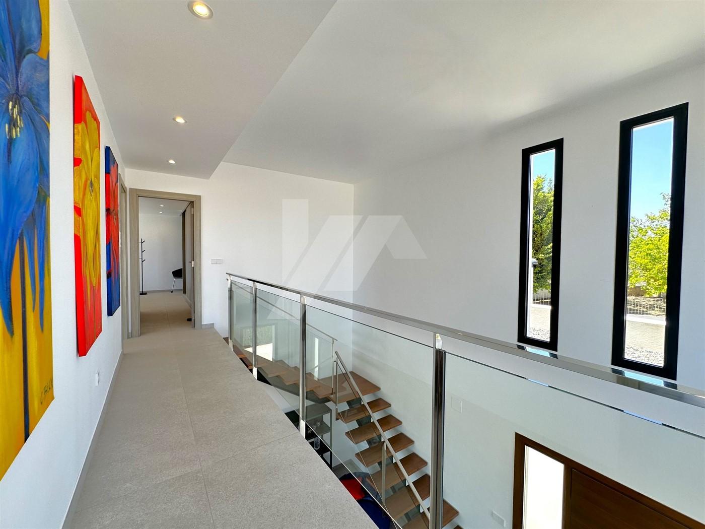 Villa con vistas panoramicas al mar en venta en Moraira, Costa Blanca.