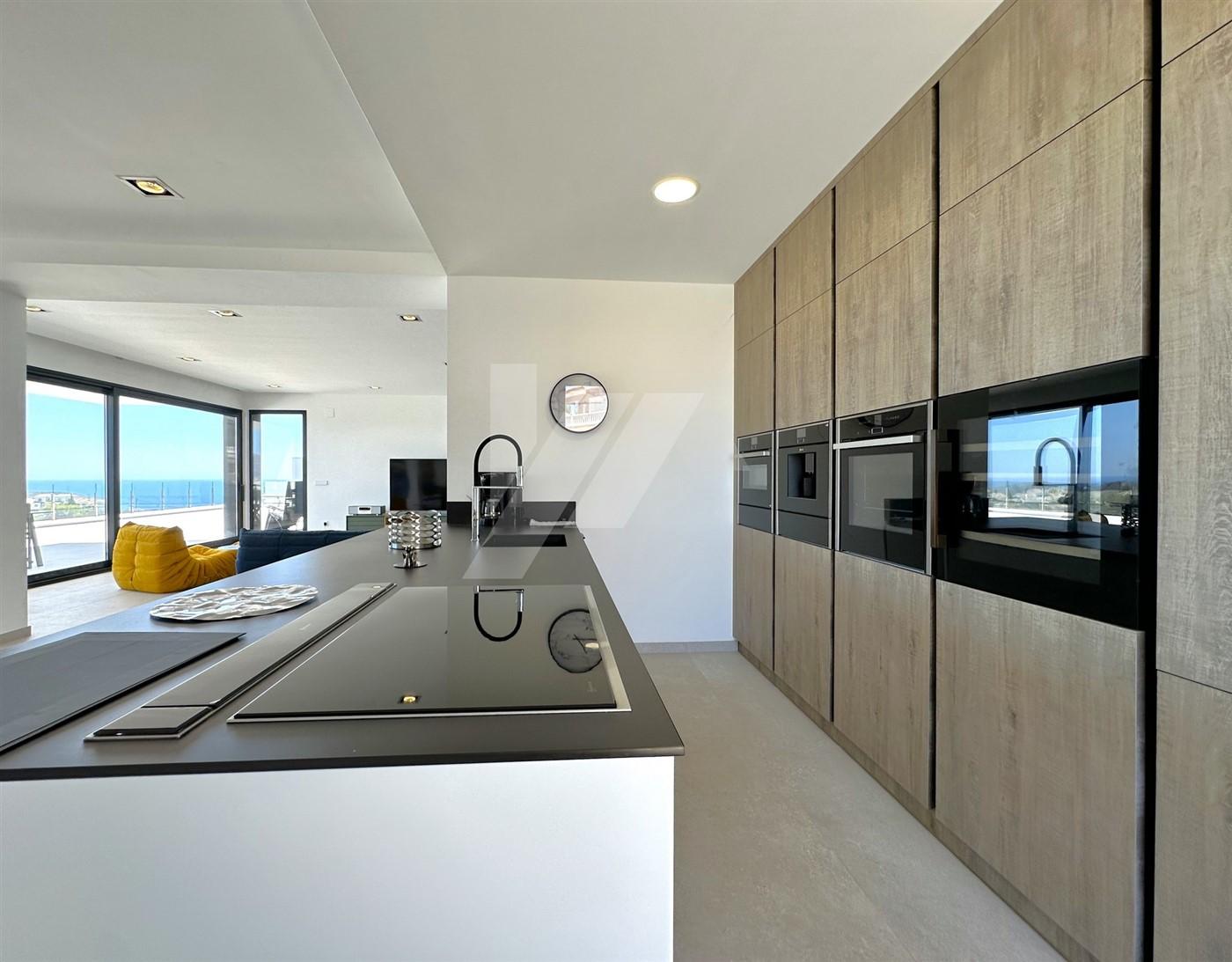 Villa con vistas panoramicas al mar en venta en Moraira, Costa Blanca.