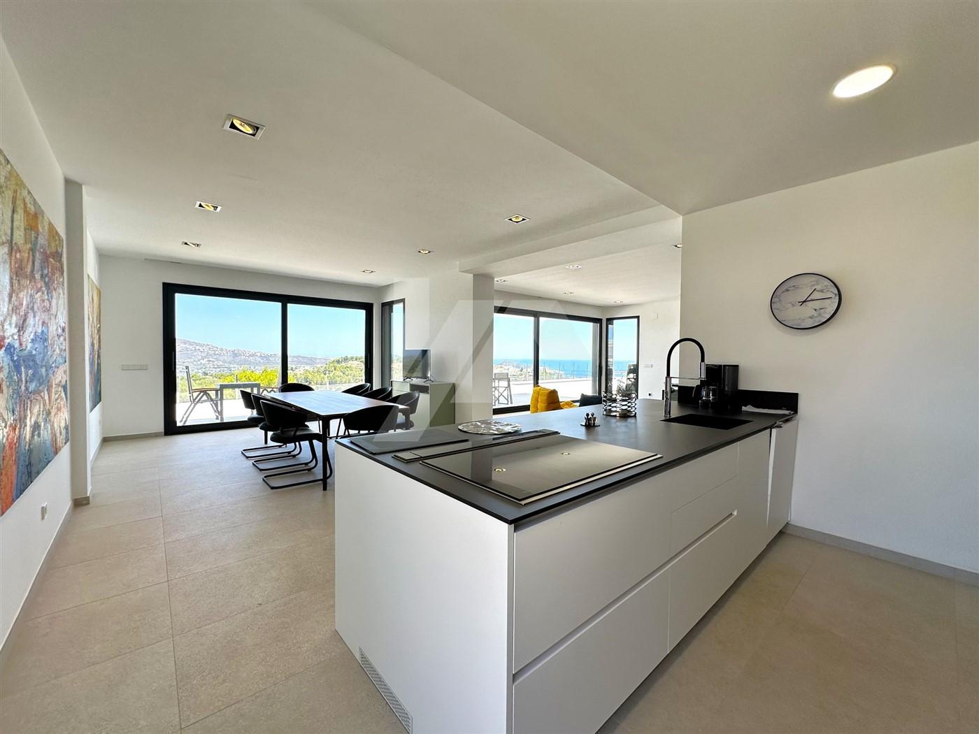 Villa con vistas panoramicas al mar en venta en Moraira, Costa Blanca.