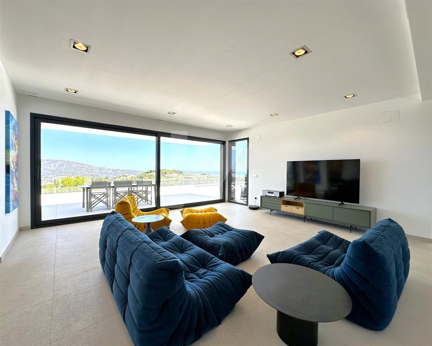 Villa con vistas panoramicas al mar en venta en Moraira, Costa Blanca.
