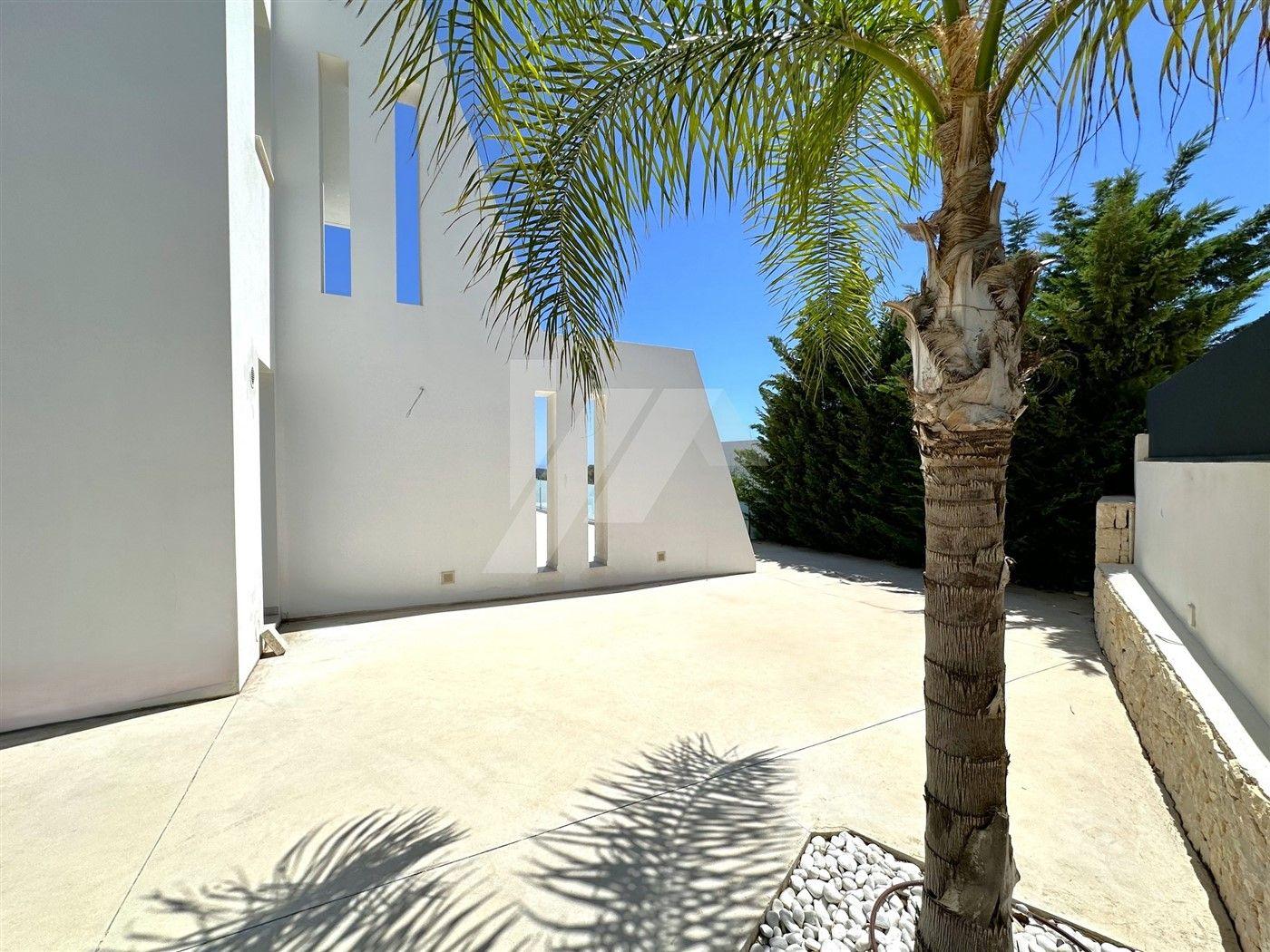 Villa con vistas panoramicas al mar en venta en Moraira, Costa Blanca.